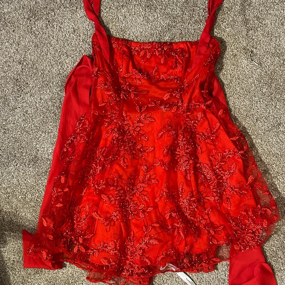 LUCY IN THE SKY FLORAL FIT AND FLARE DRESS IN RED, SIZE SMALL, BRAND NEW!!